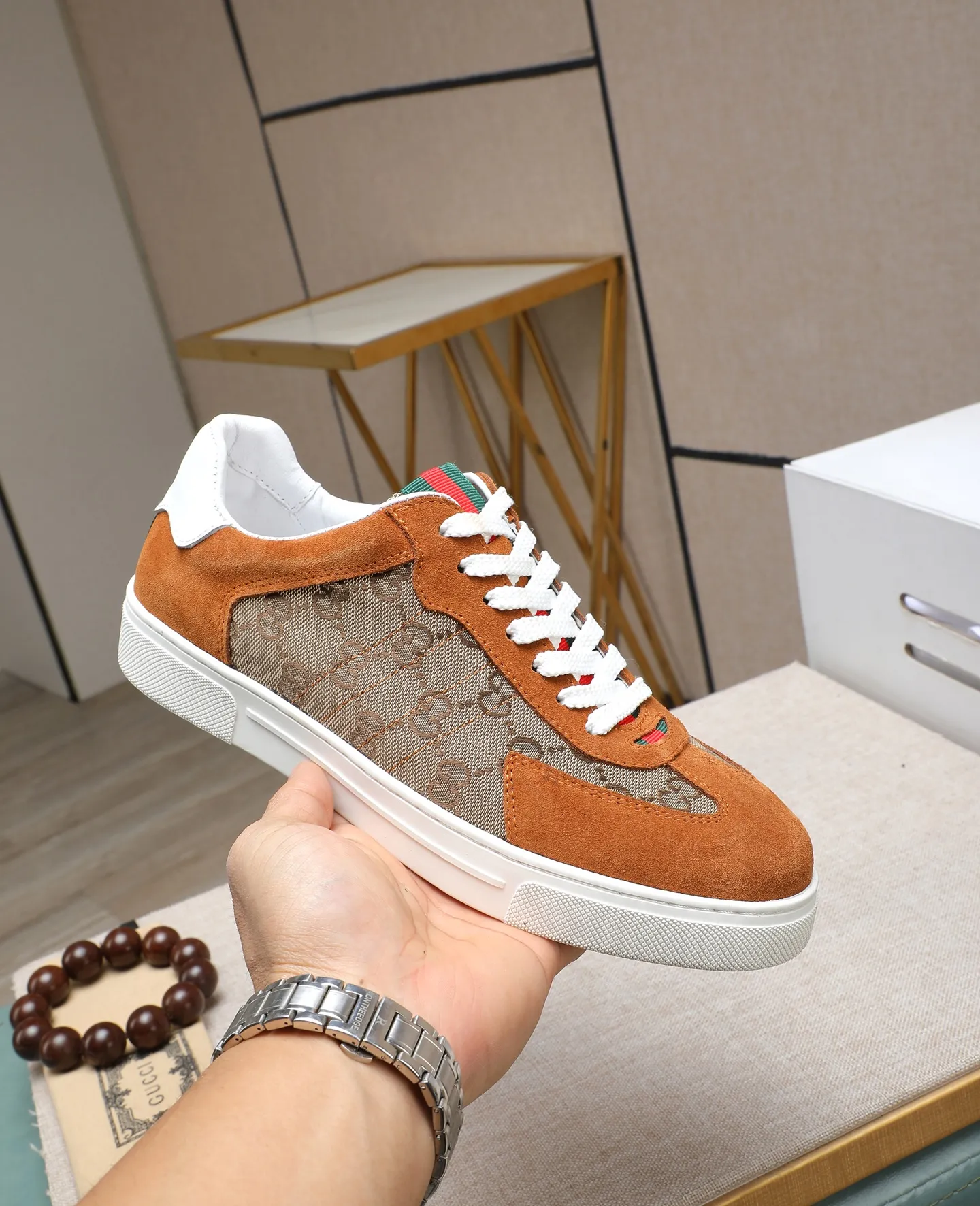 Men's shoes 💰400 GUCCI🔍🔍The latest models are on sale at the same time at the counter. Original calfskin imported from Italy, genuine leather lining, (high-end, extravagant, and classy) with exquisite workmanship. Soles: Original soles specially provided by the original factory. ⚠Exclusive double-layer movable molded soles are super comfortable⚠. Photos of the real thing🎬The real thing is better🔍🔍"High quality·Follow the order" Code number 38-44